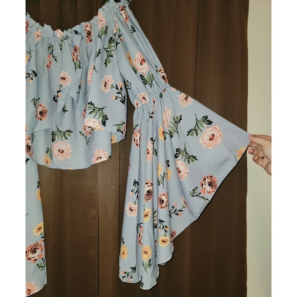 FLOWY MERMAID SLEEVE CROP TOP - Picture 3 of 4